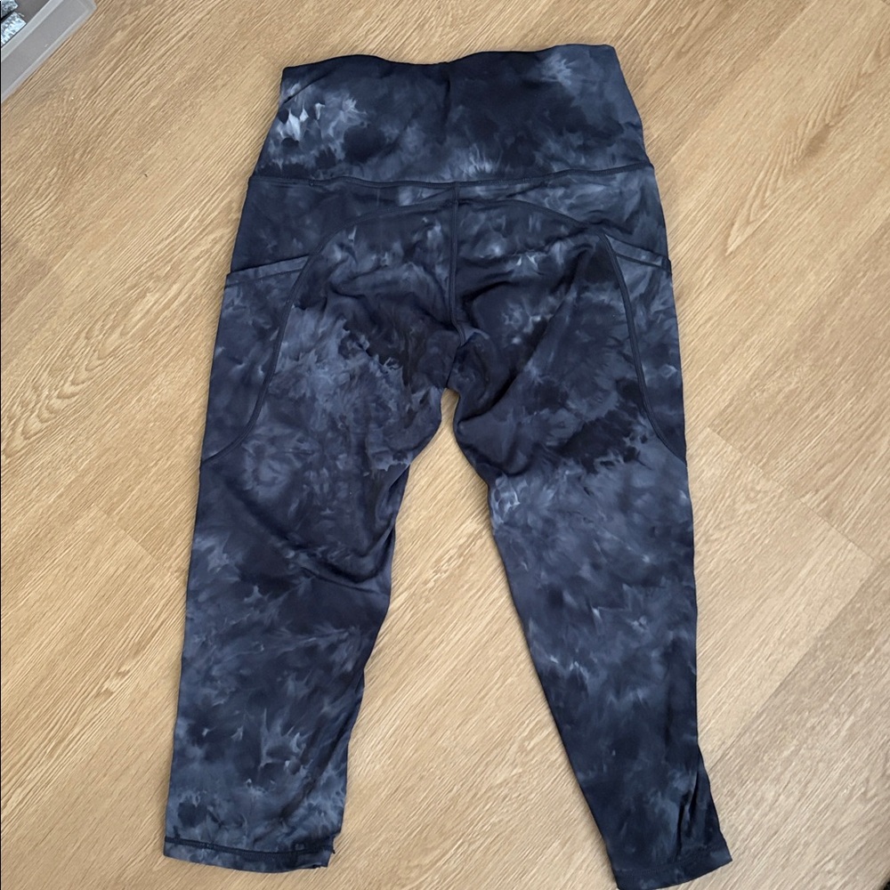 Black & Gray Tie-Dye Capris w/a pocket on right & left legs.Excellent condition - Picture 2 of 4